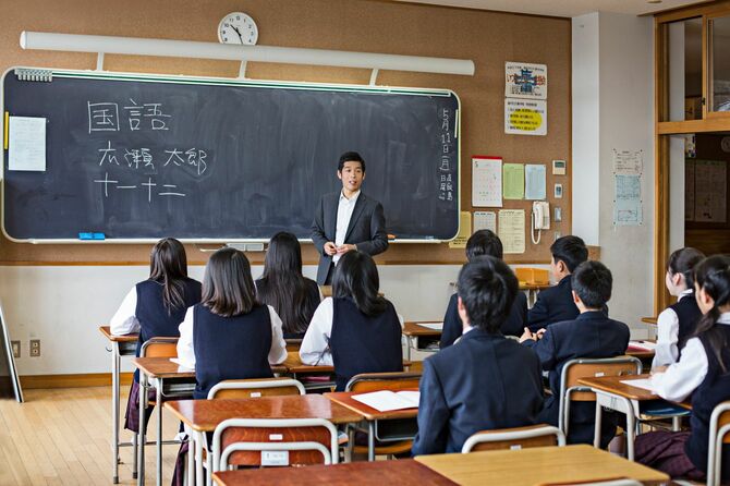 The impact of the Japanese education system’s looking inward; The reason why the Japanese still have had domestic mindsets (means the opposite to global mindsets) for the lost three decades